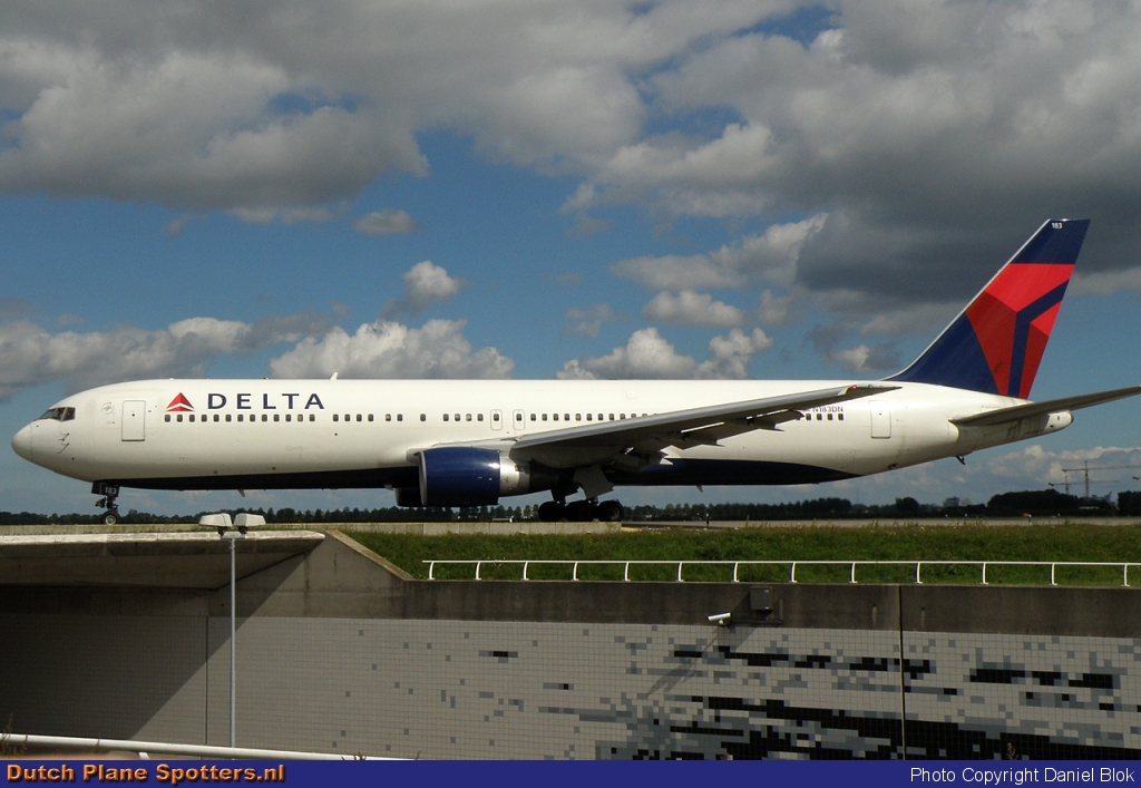N183DN Boeing 767-300 Delta Airlines by Daniel Blok