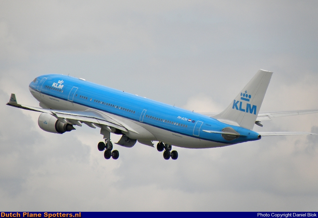 PH-AOH Airbus A330-200 KLM Royal Dutch Airlines by Daniel Blok