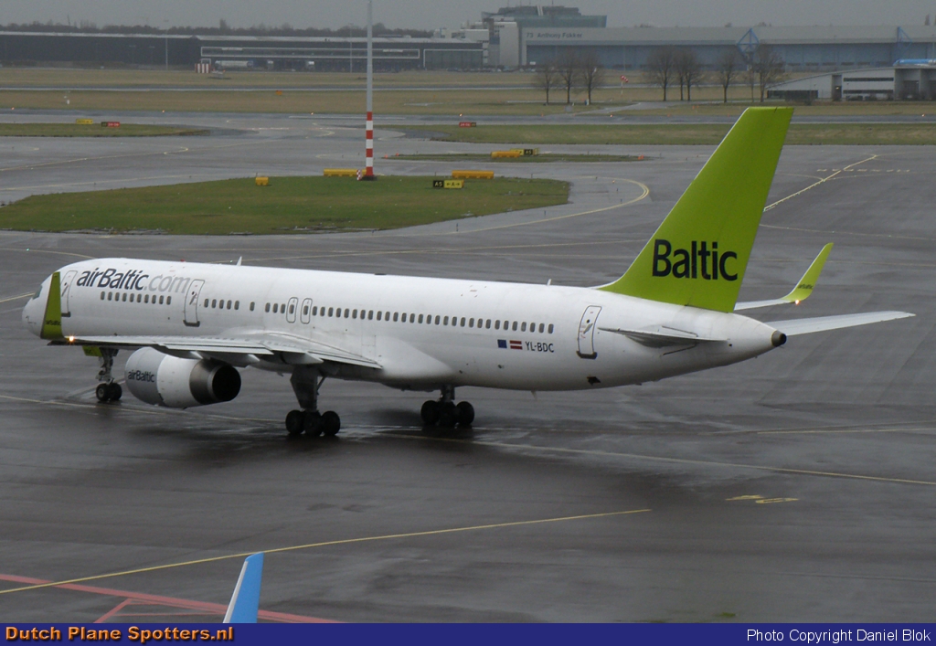 YL-BDC Boeing 757-200 Air Baltic by Daniel Blok