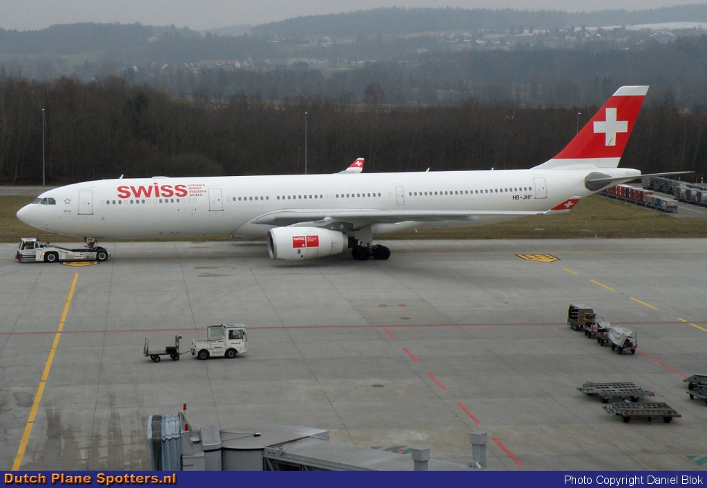 HB-JHF Airbus A330-300 Swiss International Air Lines by Daniel Blok