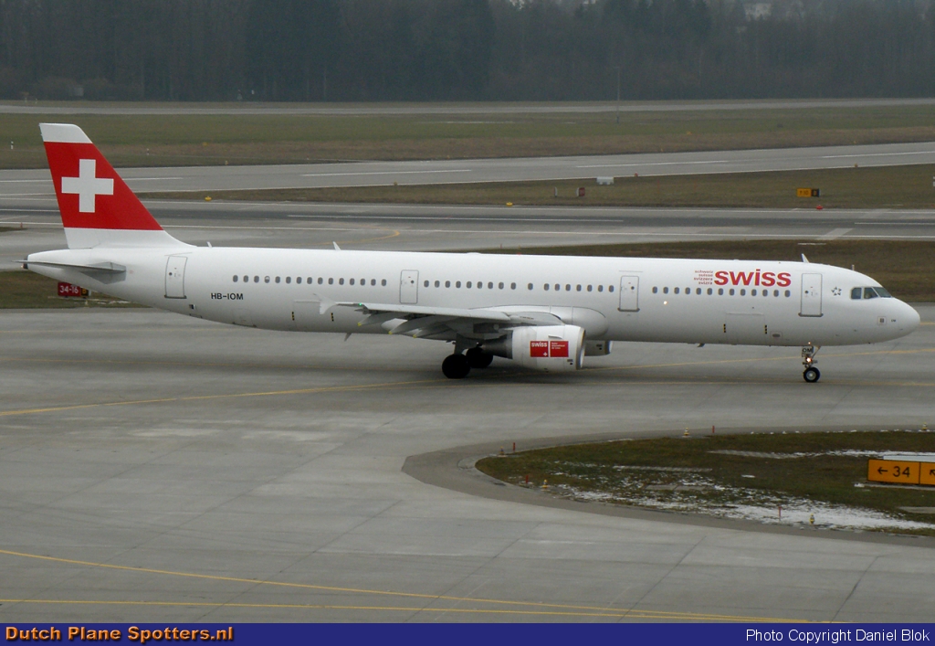 HB-IOM Airbus A321 Swiss International Air Lines by Daniel Blok