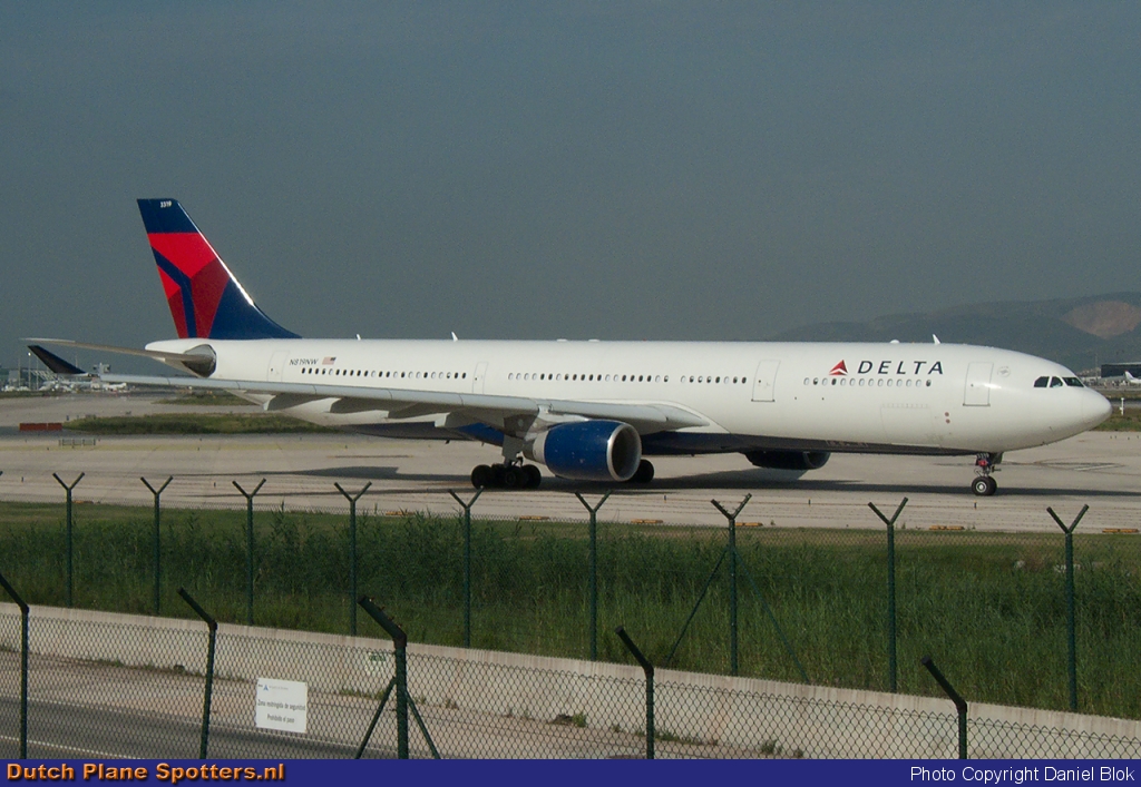 N819NW Airbus A330-300 Delta Airlines by Daniel Blok