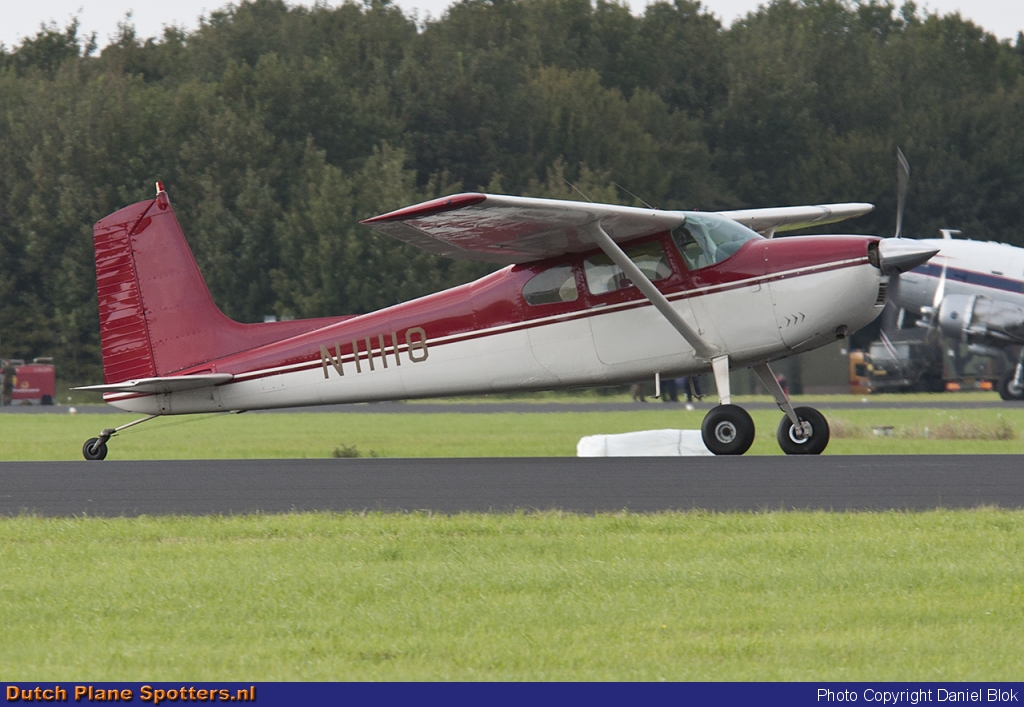 N11118 Cessna 180 Private by Daniel Blok