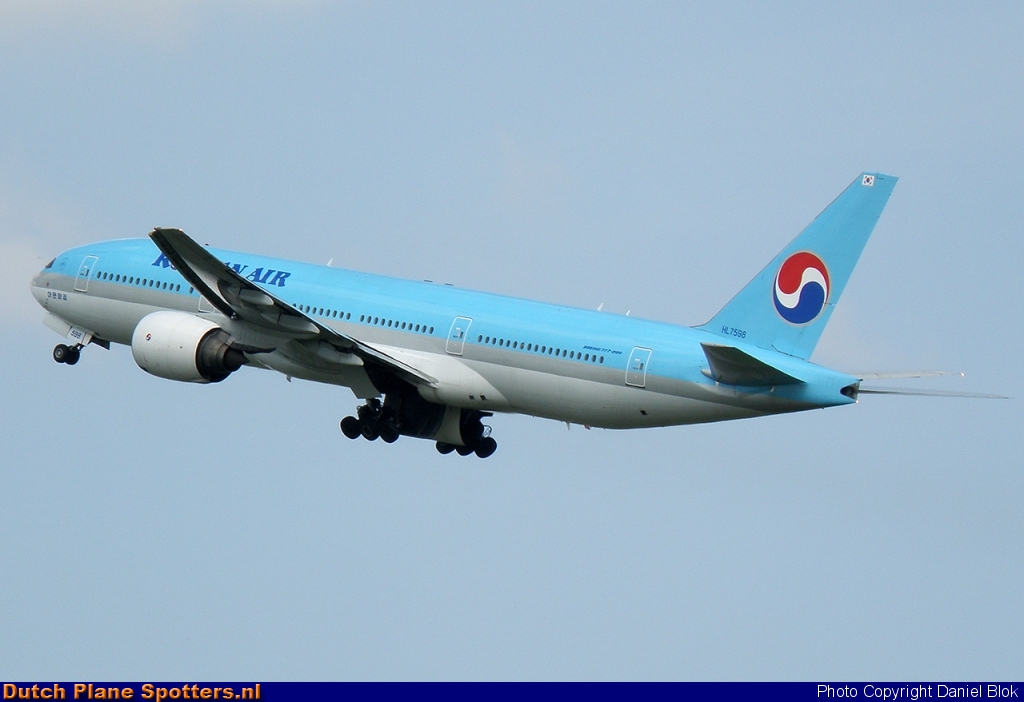 HL7598 Boeing 777-200 Korean Air by Daniel Blok