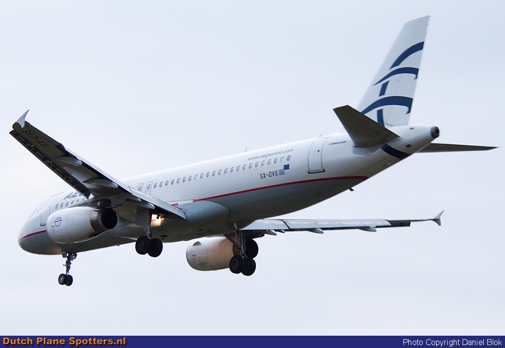 SX-DVS Airbus A320 Aegean Airlines by Daniel Blok
