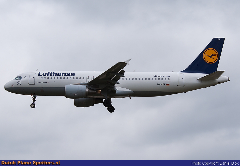 D-AIZF Airbus A320 Lufthansa by Daniel Blok