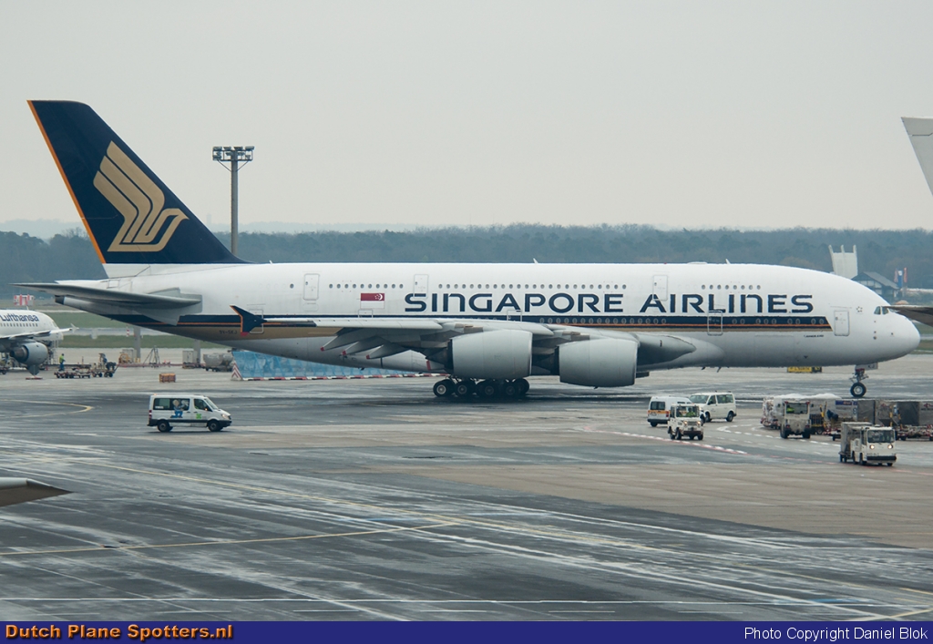9V-SKJ Airbus A380-800 Singapore Airlines by Daniel Blok