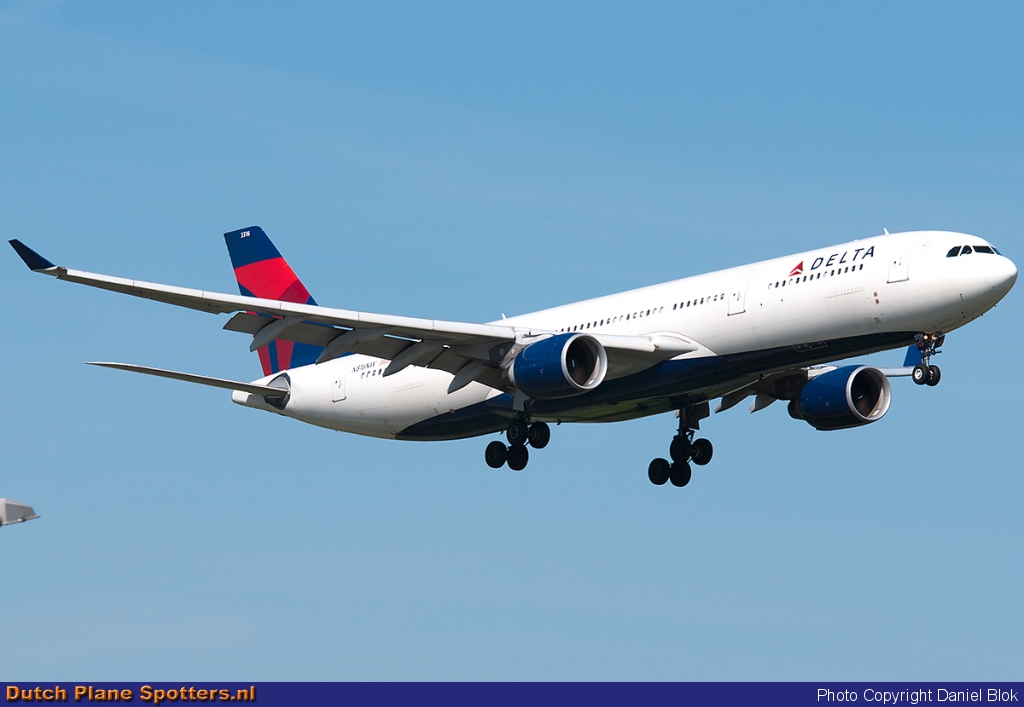 N816NW Airbus A330-300 Delta Airlines by Daniel Blok
