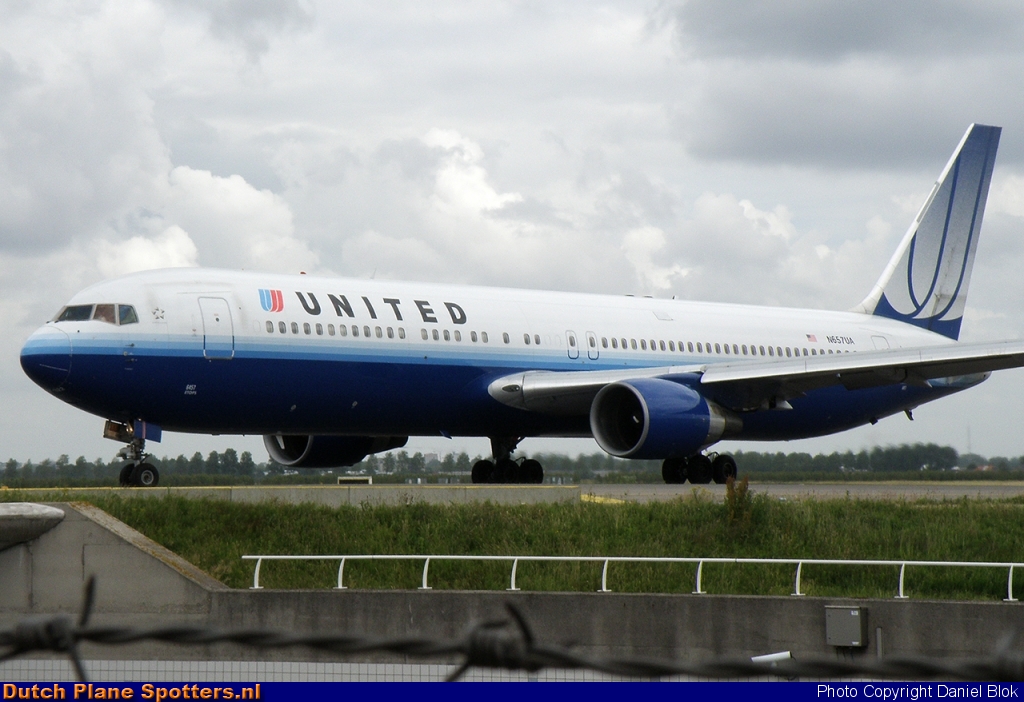 N657UA Boeing 767-300 United Airlines by Daniel Blok