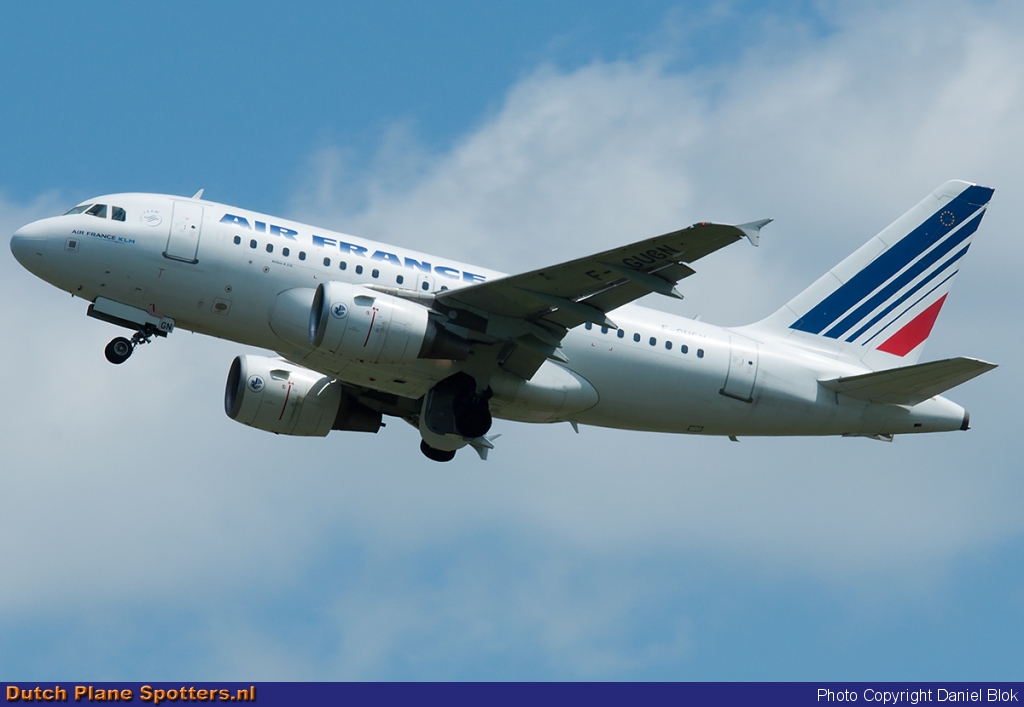 F-GUGN Airbus A318 Air France by Daniel Blok