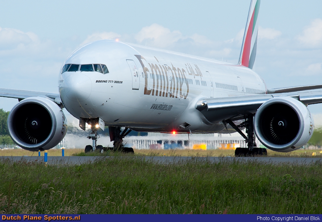 A6-ECT Boeing 777-300 Emirates by Daniel Blok