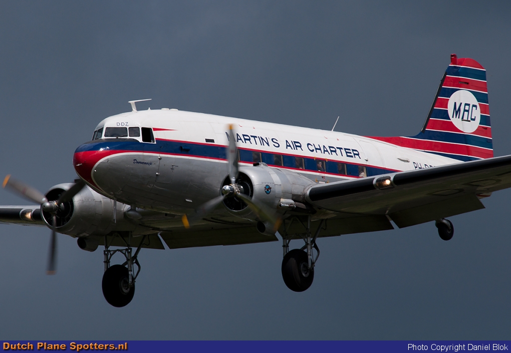 PH-DDZ Douglas DC3 DDA Classic Airlines by Daniel Blok