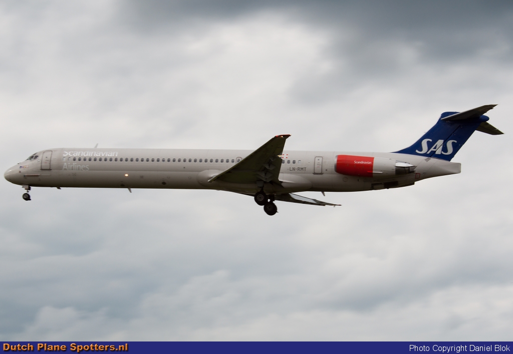 LN-RMT McDonnell Douglas MD-81 SAS Scandinavian Airlines by Daniel Blok