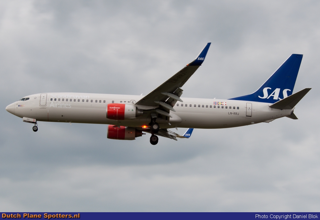 LN-RRJ Boeing 737-800 SAS Scandinavian Airlines by Daniel Blok