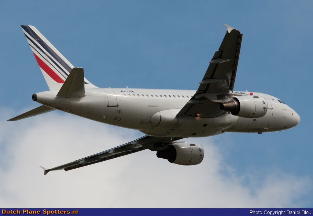 F-GUGE Airbus A318 Air France by Daniel Blok