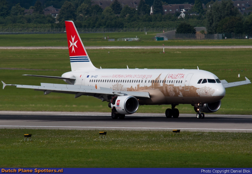 9H-AEO Airbus A320 Air Malta by Daniel Blok