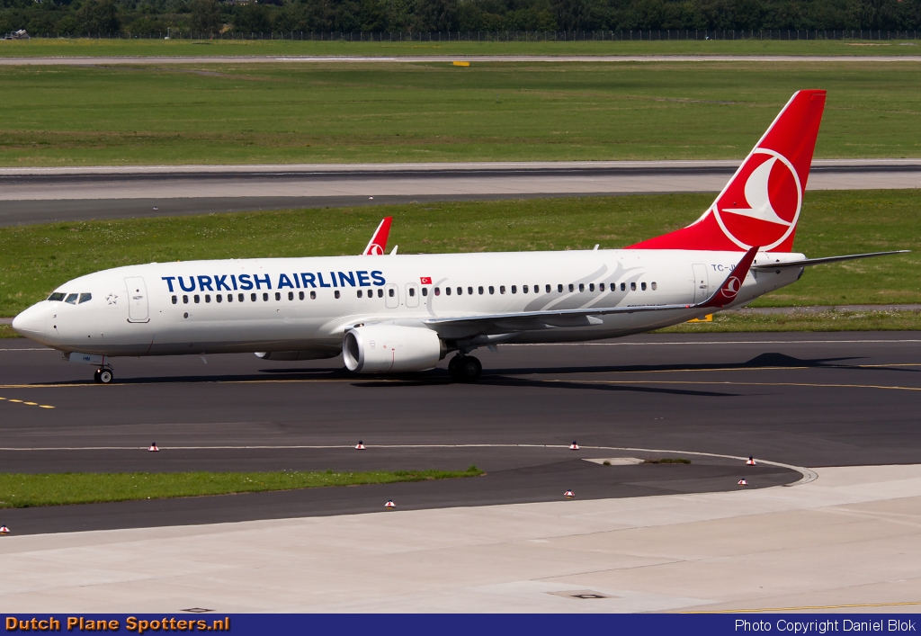 TC-JHN Boeing 737-800 Turkish Airlines by Daniel Blok