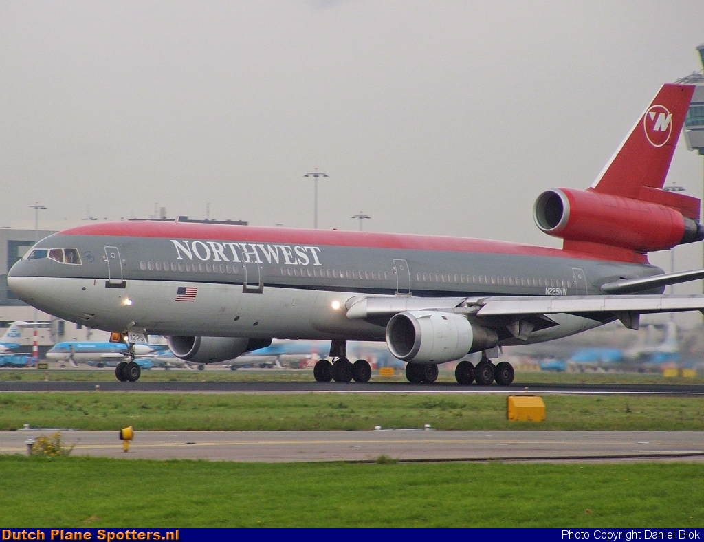N225NW McDonnell Douglas DC-10 Northwest Airlines by Daniel Blok