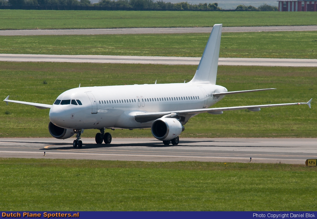 YL-LCE Airbus A320 SmartLynx Airlines by Daniel Blok