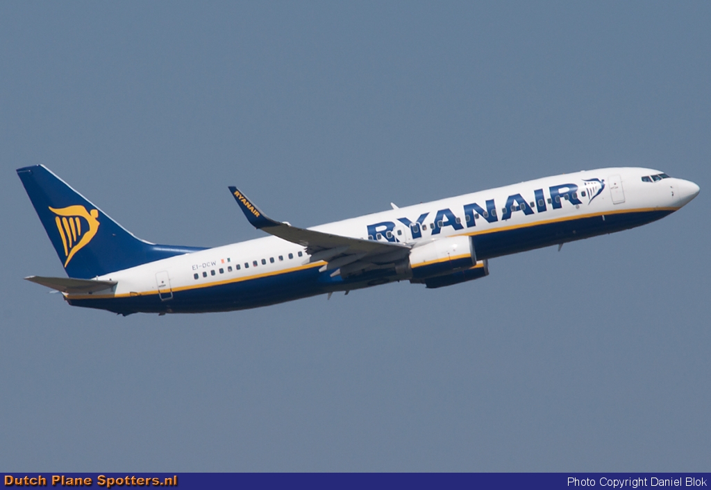 EI-DCW Boeing 737-800 Ryanair by Daniel Blok