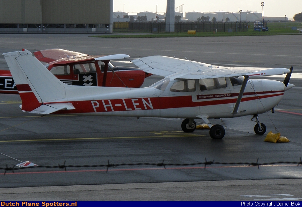 PH-LEN Cessna 172 Skyhawk Aerophoto Schiphol by Daniel Blok