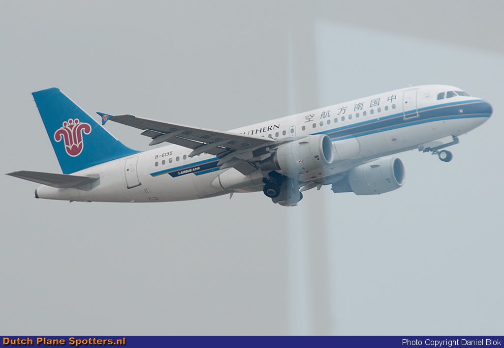 B-6195 Airbus A319 China Southern by Daniel Blok