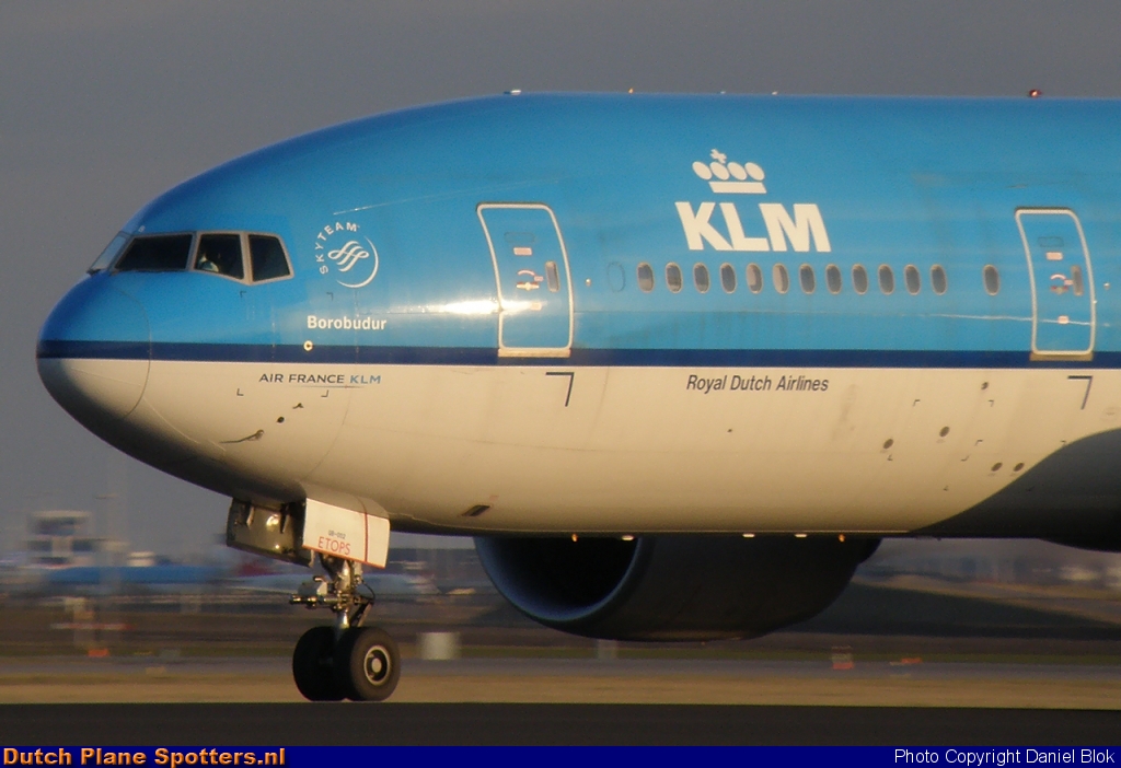 PH-BQB Boeing 777-200 KLM Royal Dutch Airlines by Daniel Blok