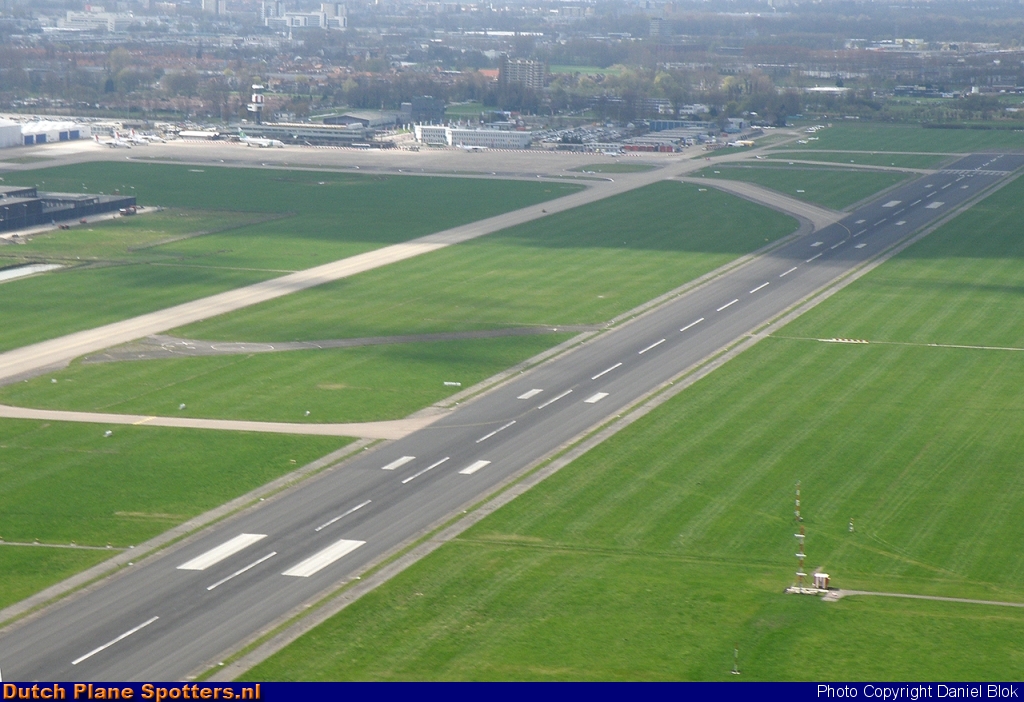 EHRD Airport Runway by Daniel Blok