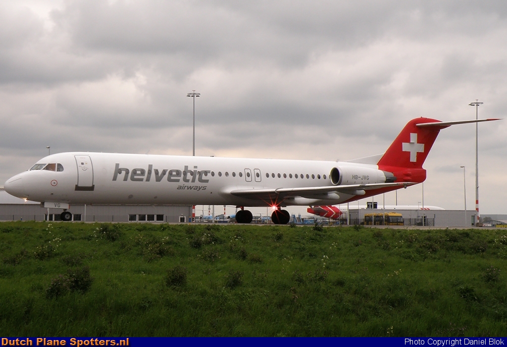 HB-JVG Fokker 100 Helvetic Airways by Daniel Blok