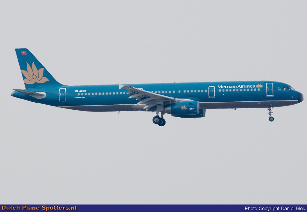 VN-A358 Airbus A321 Vietnam Airlines by Daniel Blok