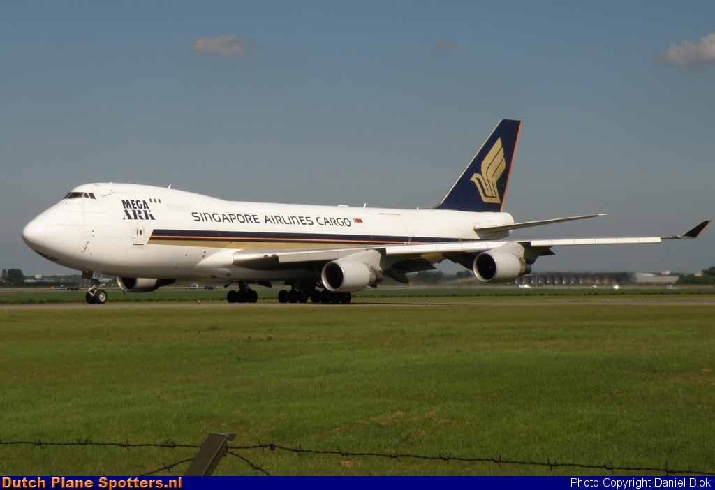9V-SFO Boeing 747-400 Singapore Airlines Cargo by Daniel Blok