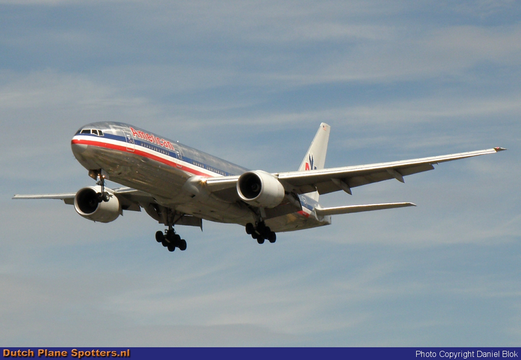 N787AL Boeing 777-200 American Airlines by Daniel Blok