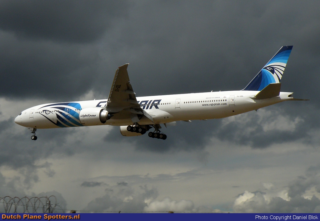 SU-GDL Boeing 777-300 Egypt Air by Daniel Blok