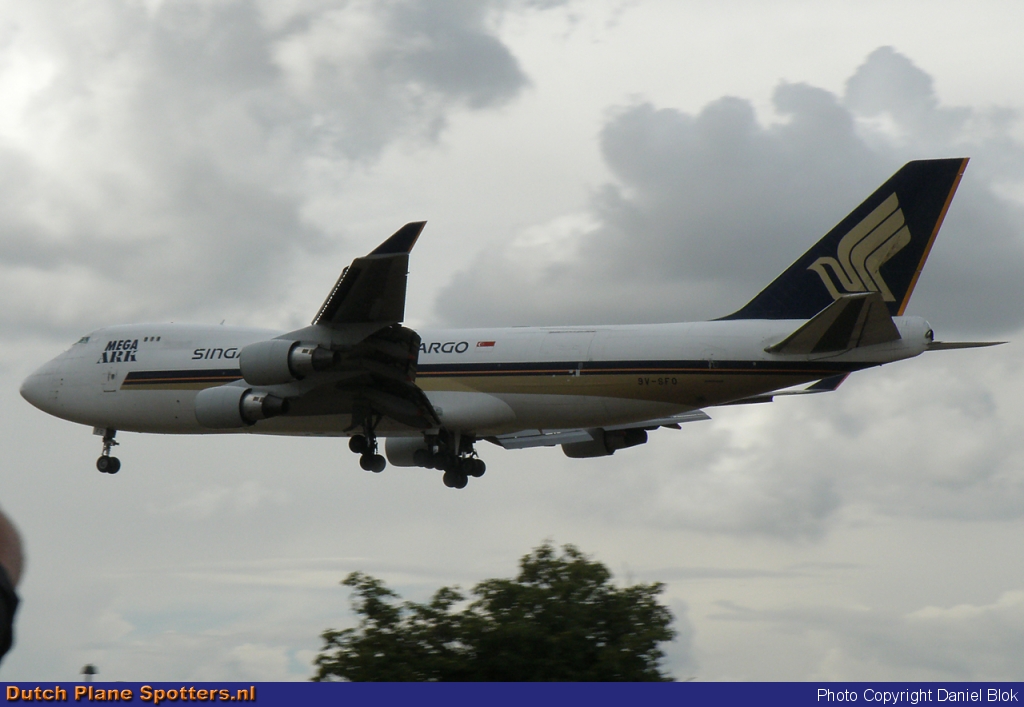9V-SFQ Boeing 747-400 Singapore Airlines Cargo by Daniel Blok