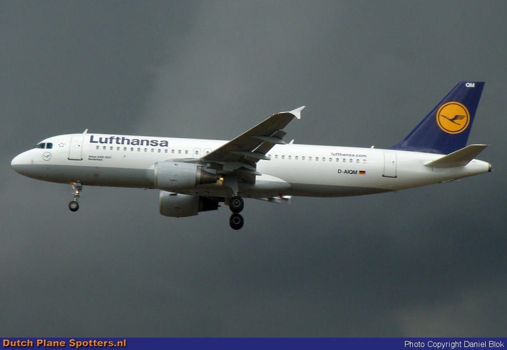 D-AIQM Airbus A320 Lufthansa by Daniel Blok