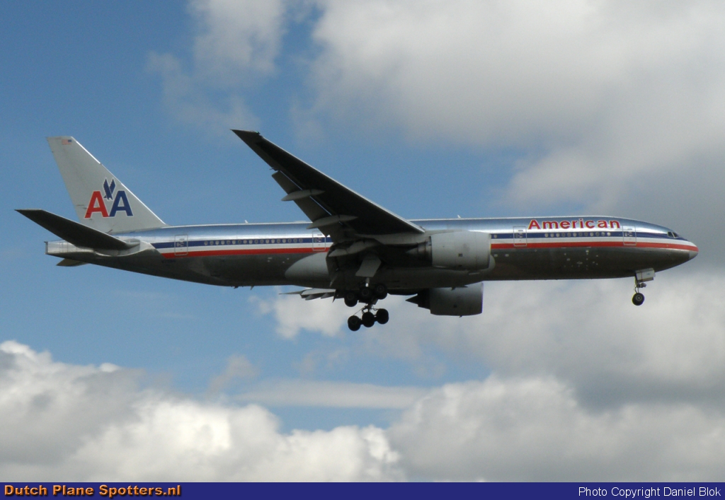 N751AN Boeing 777-200 American Airlines by Daniel Blok