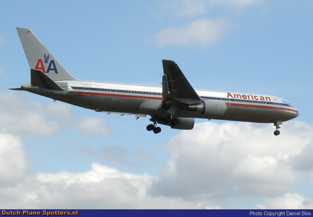 N392AN Boeing 767-300 American Airlines by Daniel Blok