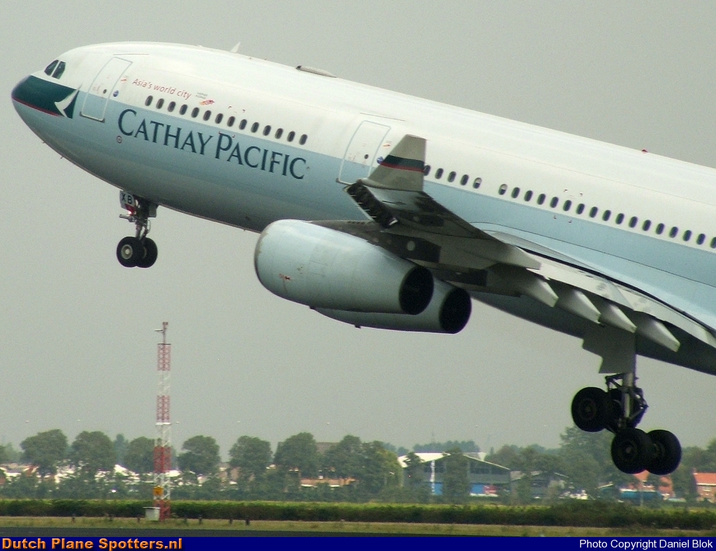 B-HXH Airbus A340-300 Cathay Pacific by Daniel Blok