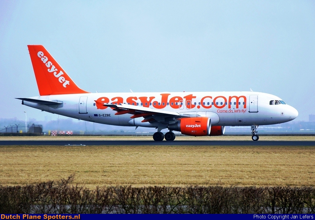 G-EZBE Airbus A319 easyJet by Jan Lefers