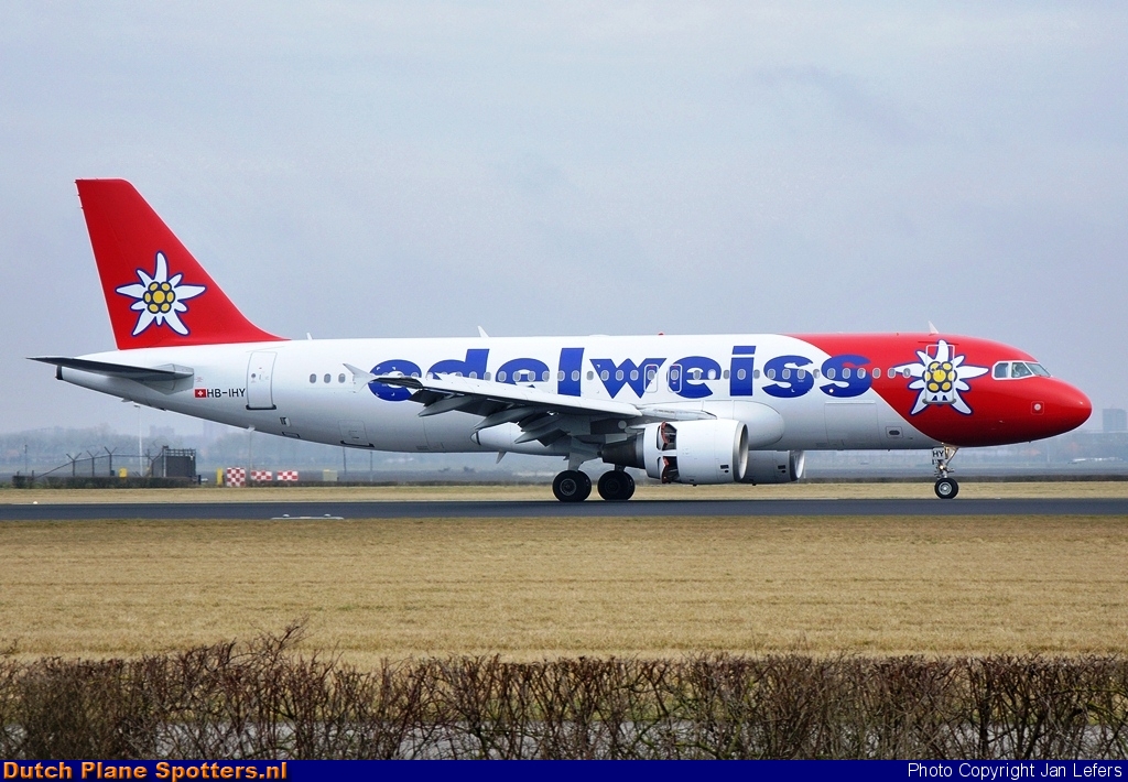 HB-IHY Airbus A320 Edelweiss Air by Jan Lefers