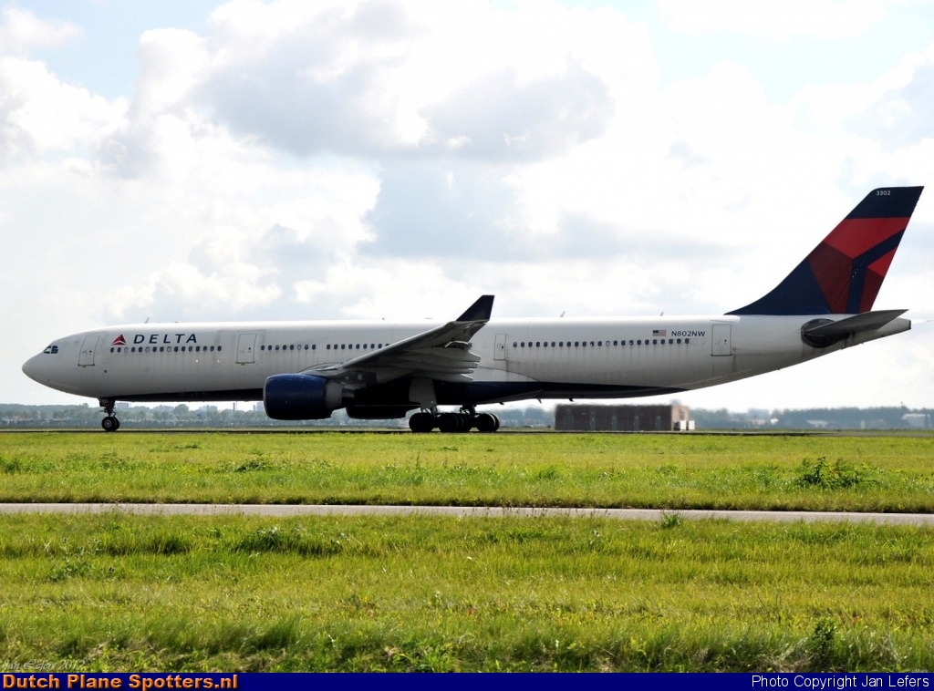 N802NW Airbus A330-300 Delta Airlines by Jan Lefers