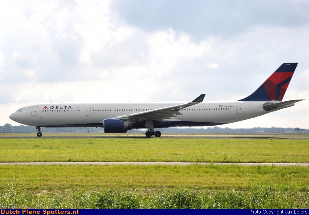 N815NW Airbus A330-300 Delta Airlines by Jan Lefers