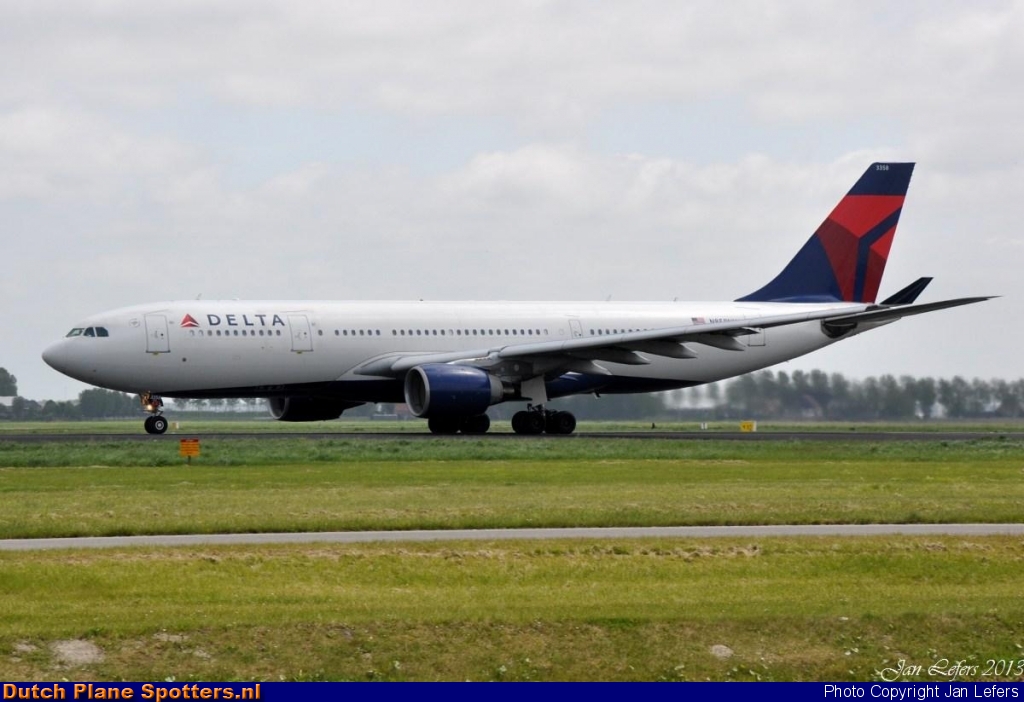N858NW Airbus A330-200 Delta Airlines by Jan Lefers