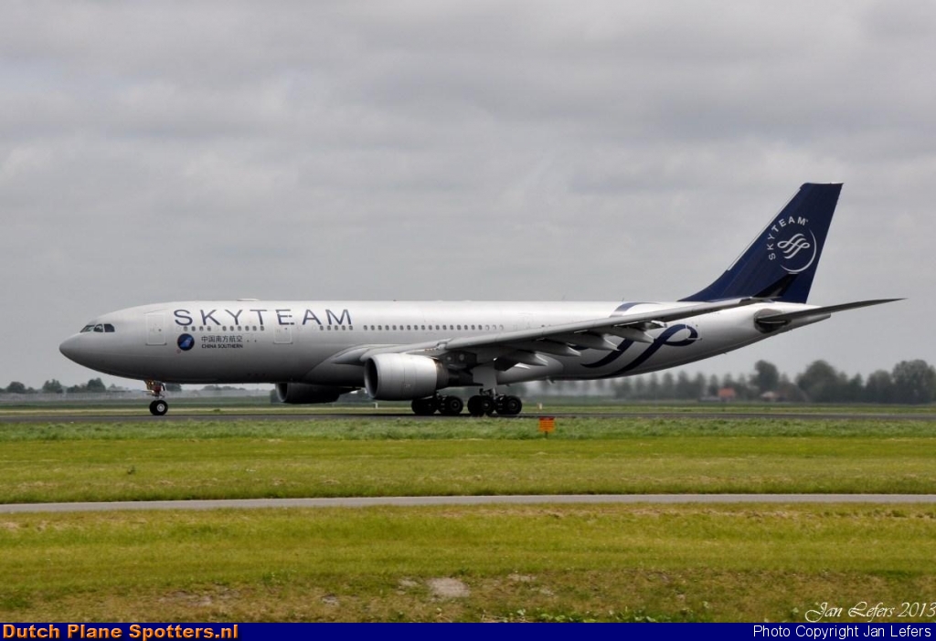 B-6528 Airbus A330-200 China Southern by Jan Lefers