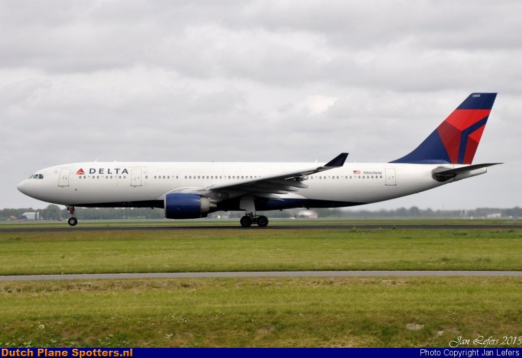 N860NW Airbus A330-200 Delta Airlines by Jan Lefers