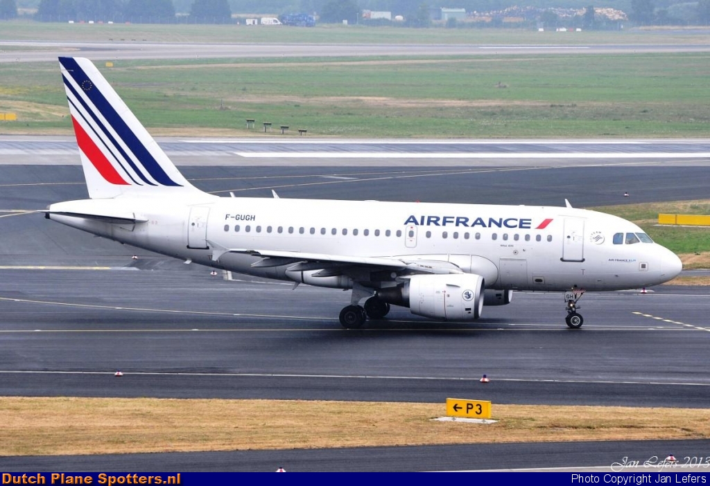 F-GUGH Airbus A318 Air France by Jan Lefers