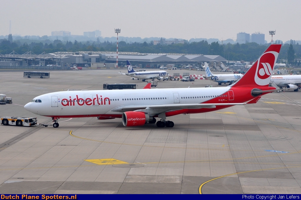 D-ALPC Airbus A330-200 Air Berlin by Jan Lefers