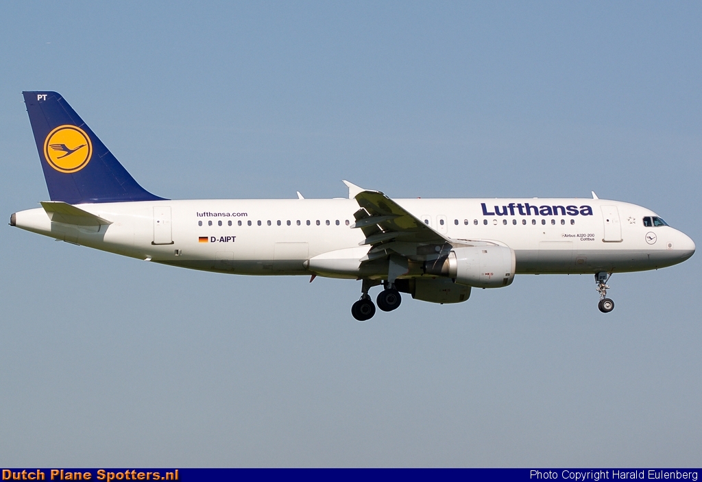D-AIPT Airbus A320 Lufthansa by Harald Eulenberg