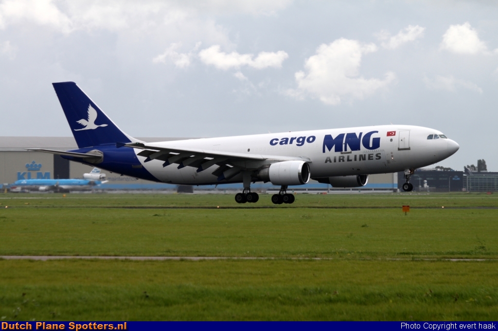 TC-MNV Airbus A300 MNG Cargo by evert haak