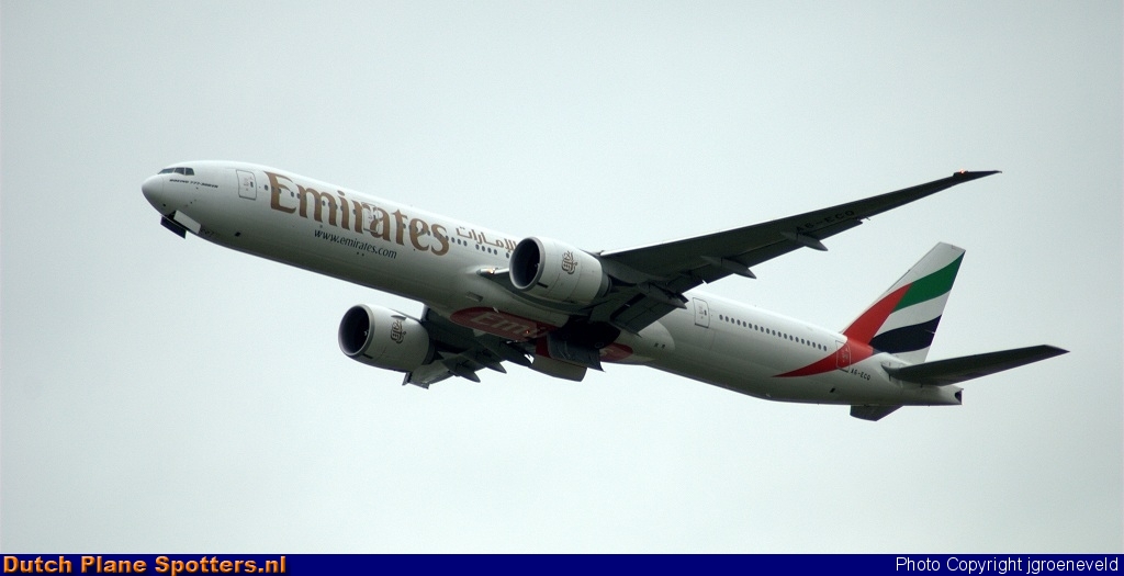 A6-ECO Boeing 777-300 Emirates by jgroeneveld